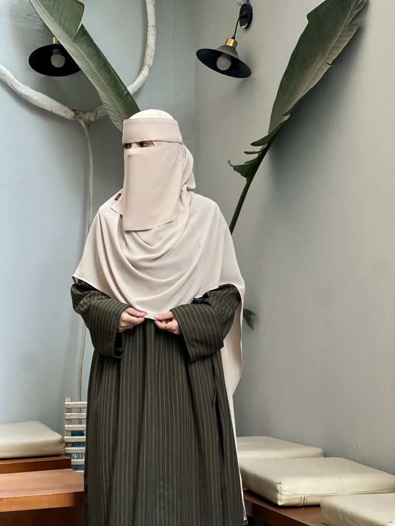 طقم نقاب تندة طبي ( نقاب تندة مقوي و طرحة سادة )