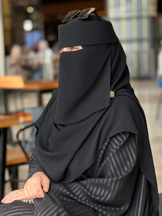 طقم نقاب تندة طبي ( نقاب تندة مقوي و طرحة سادة )